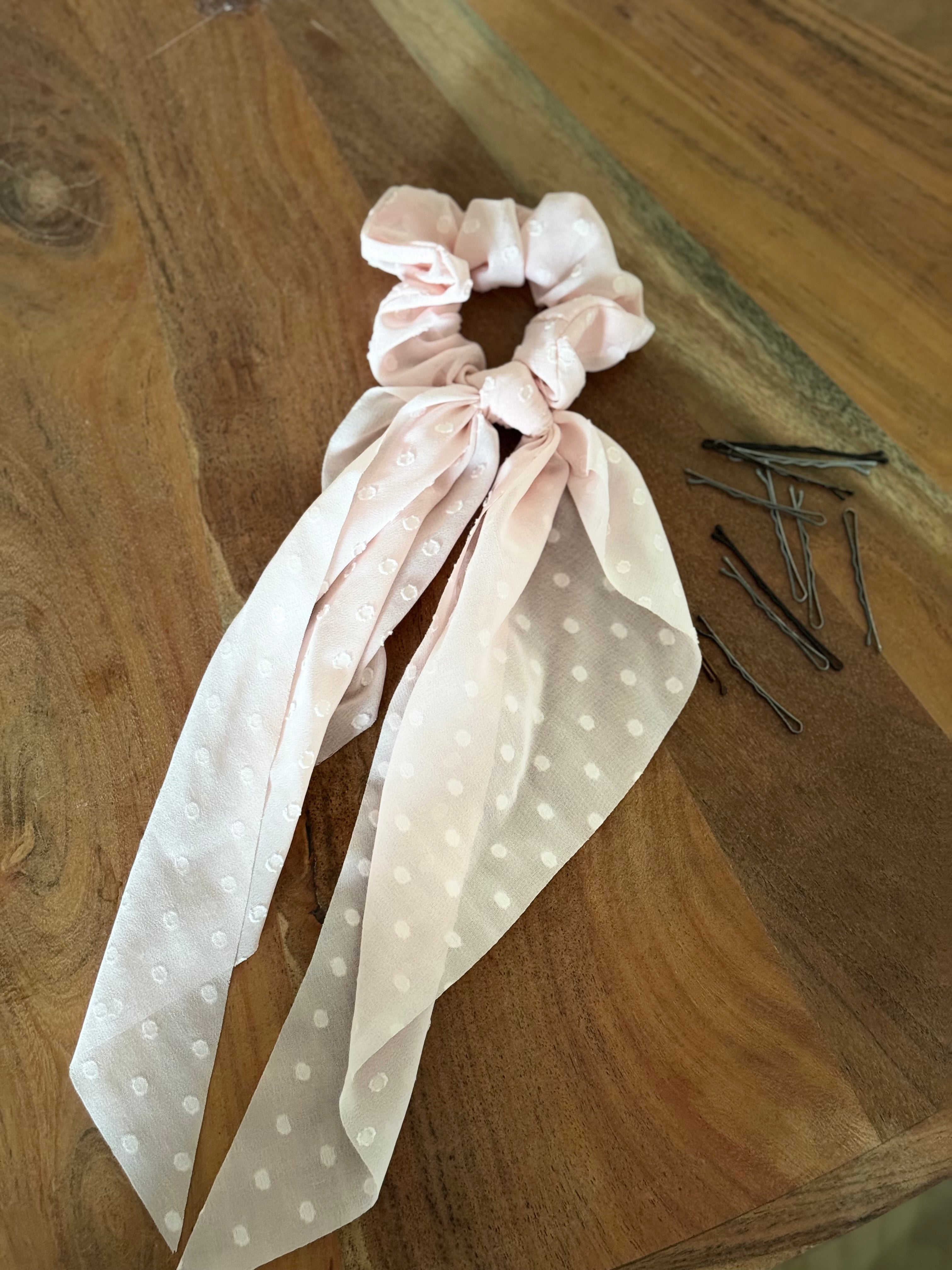 Scrunchies mit Bänder