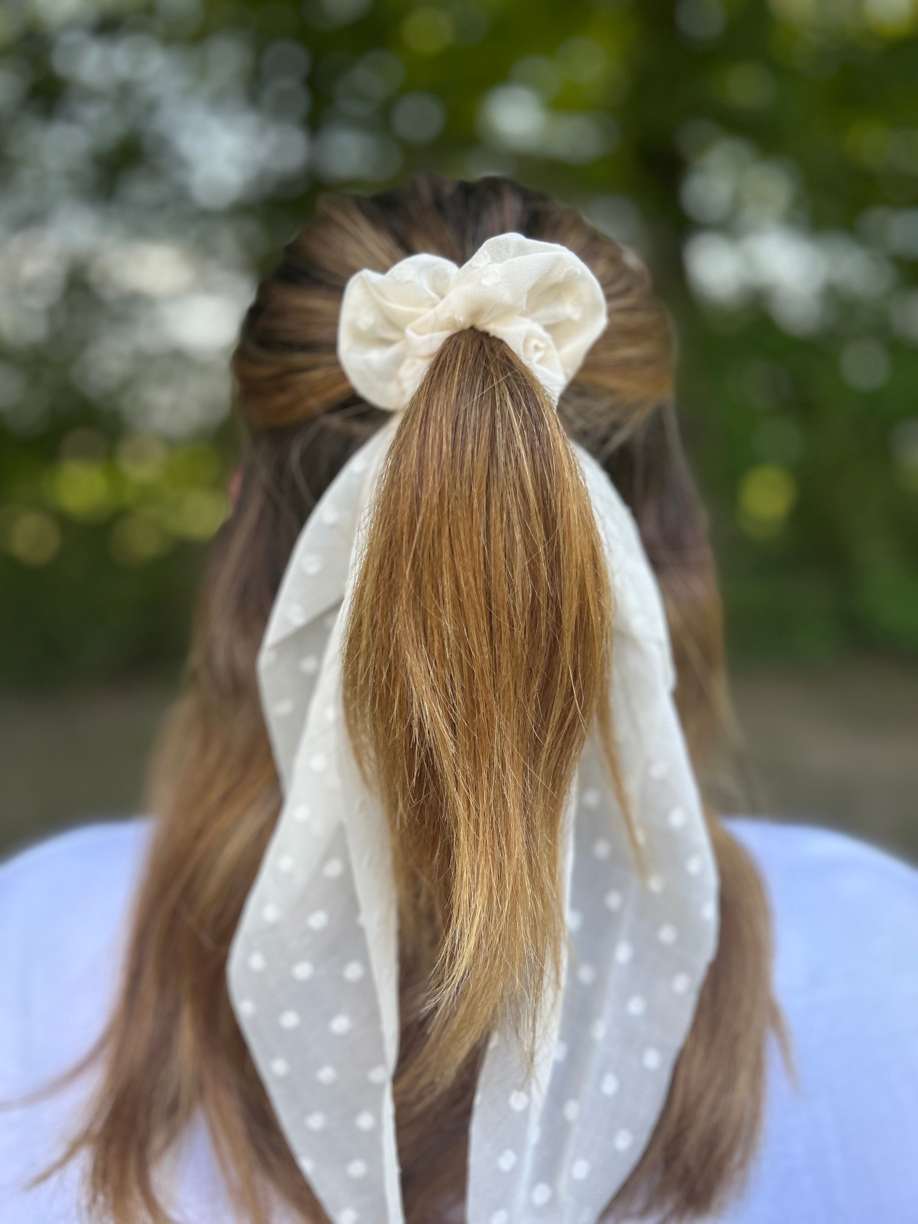 Scrunchies mit Bänder