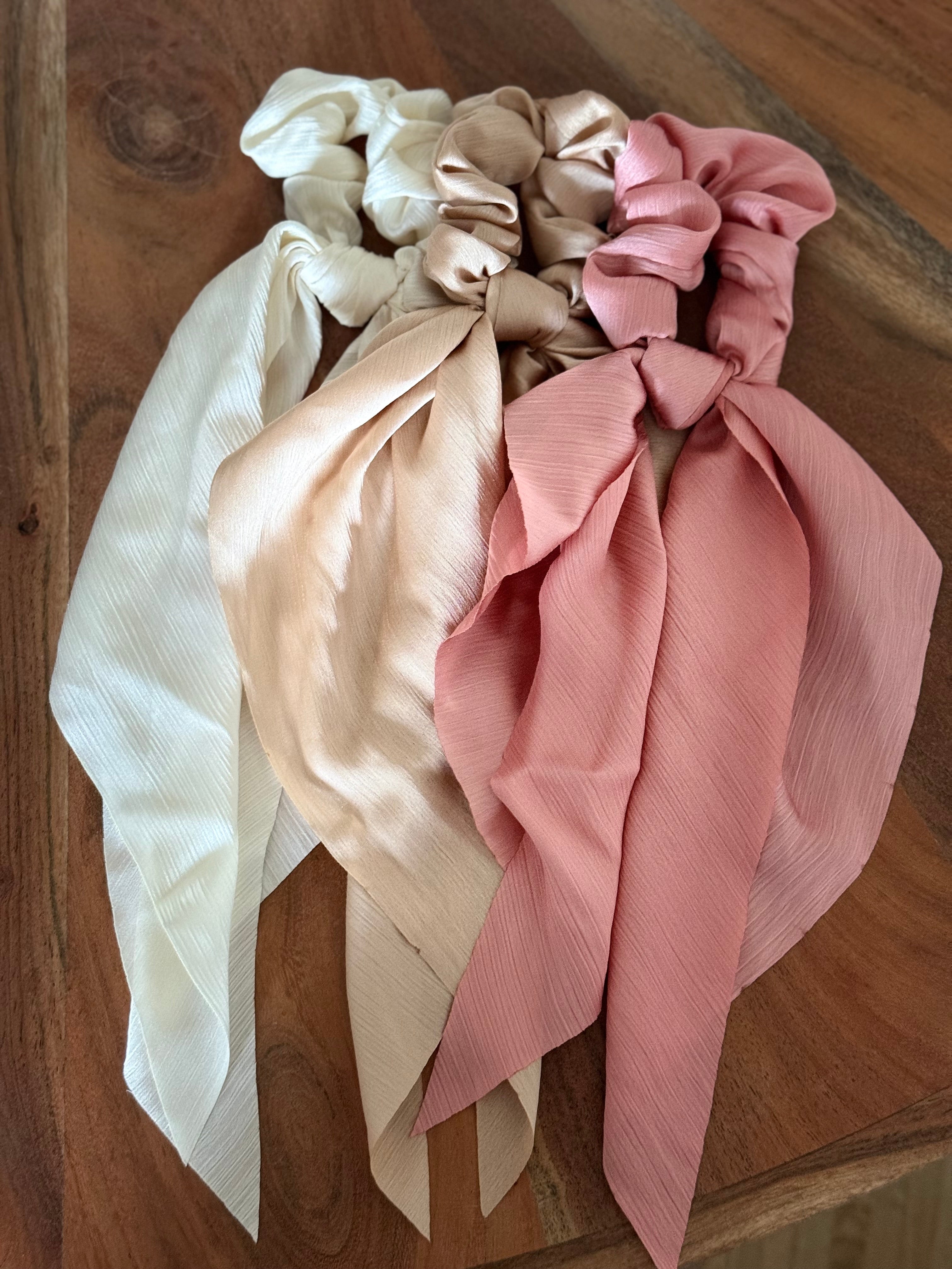 Scrunchies mit Bänder