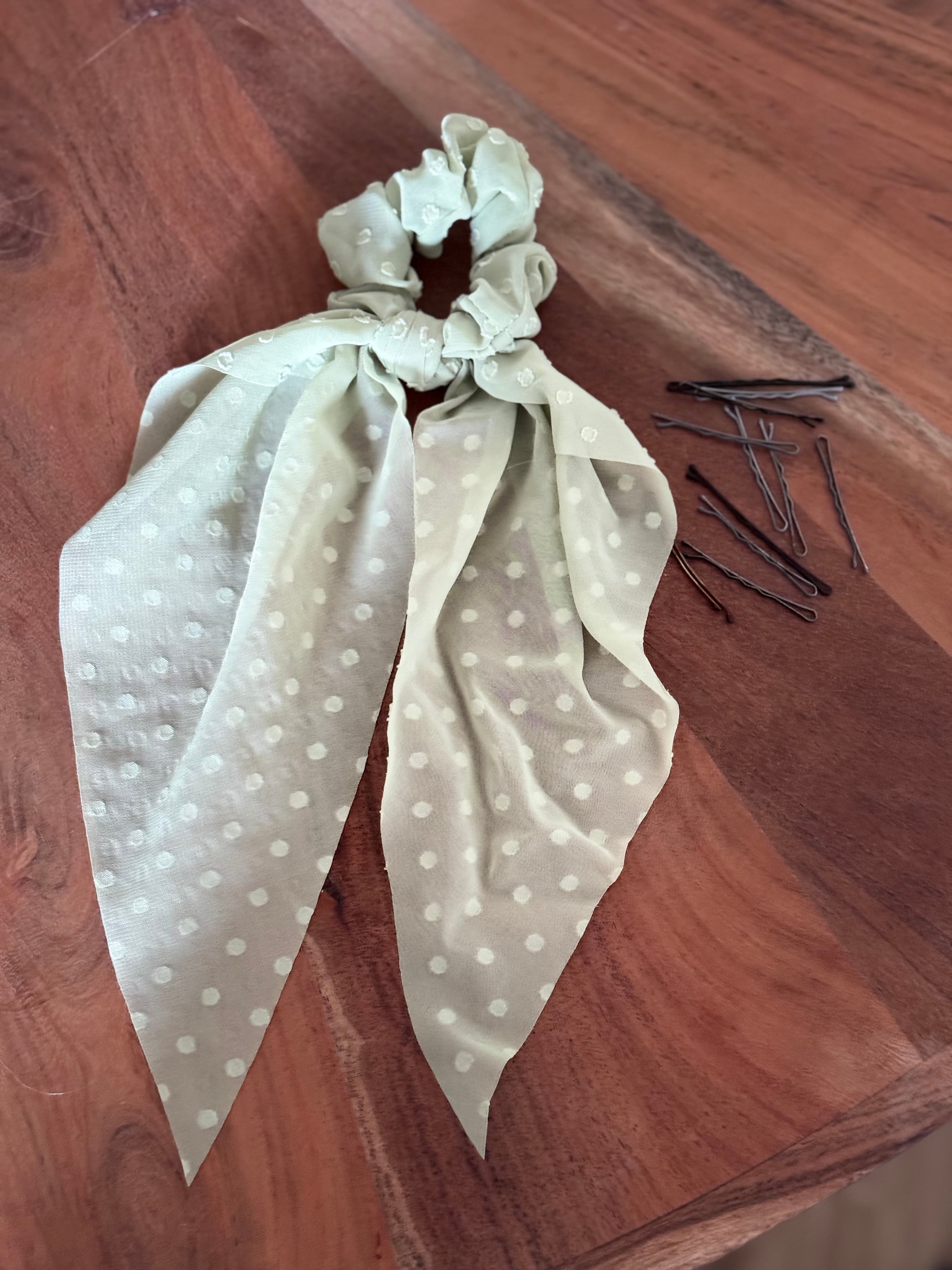 Scrunchies mit Bänder