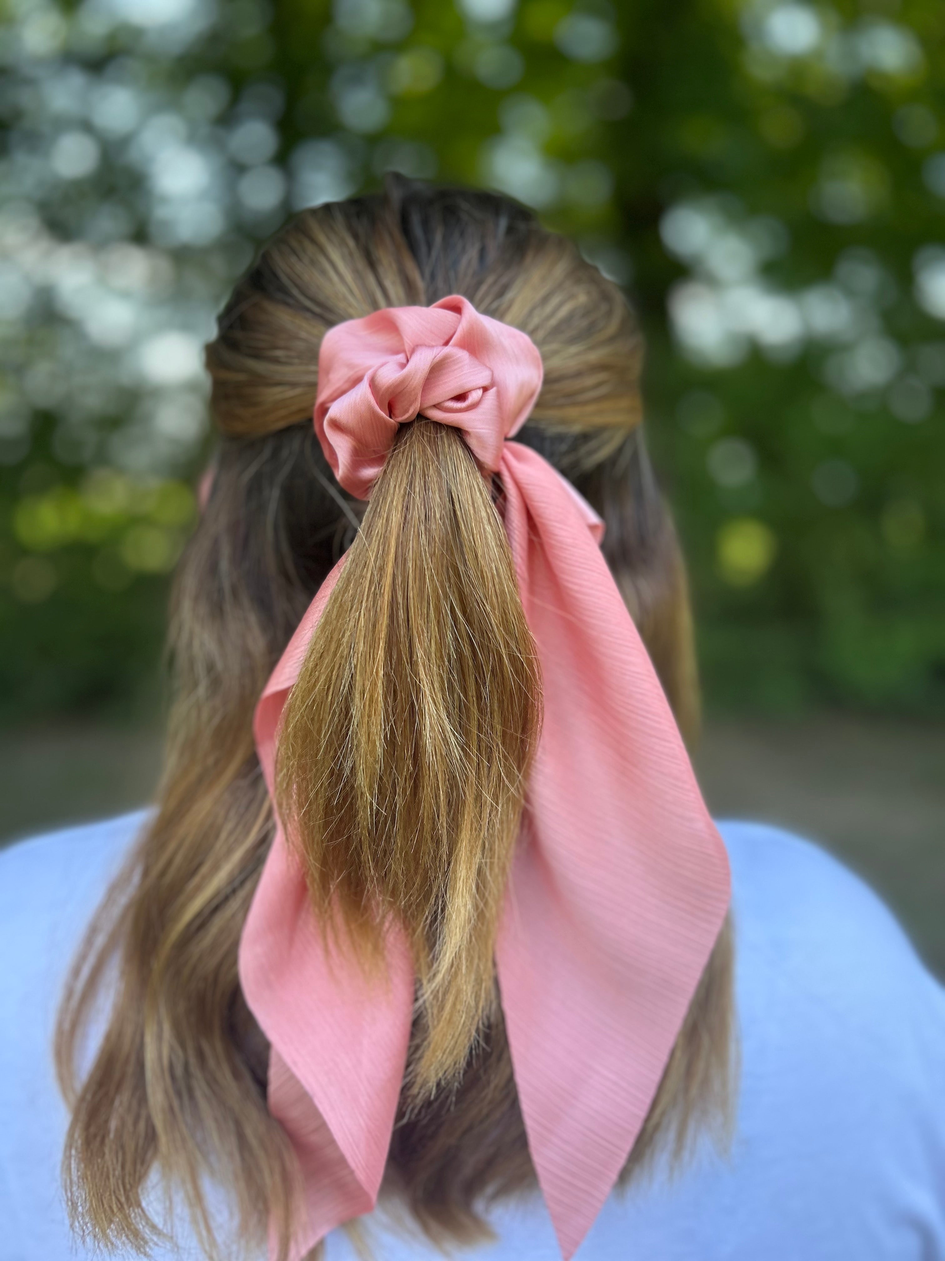 Scrunchies mit Bänder