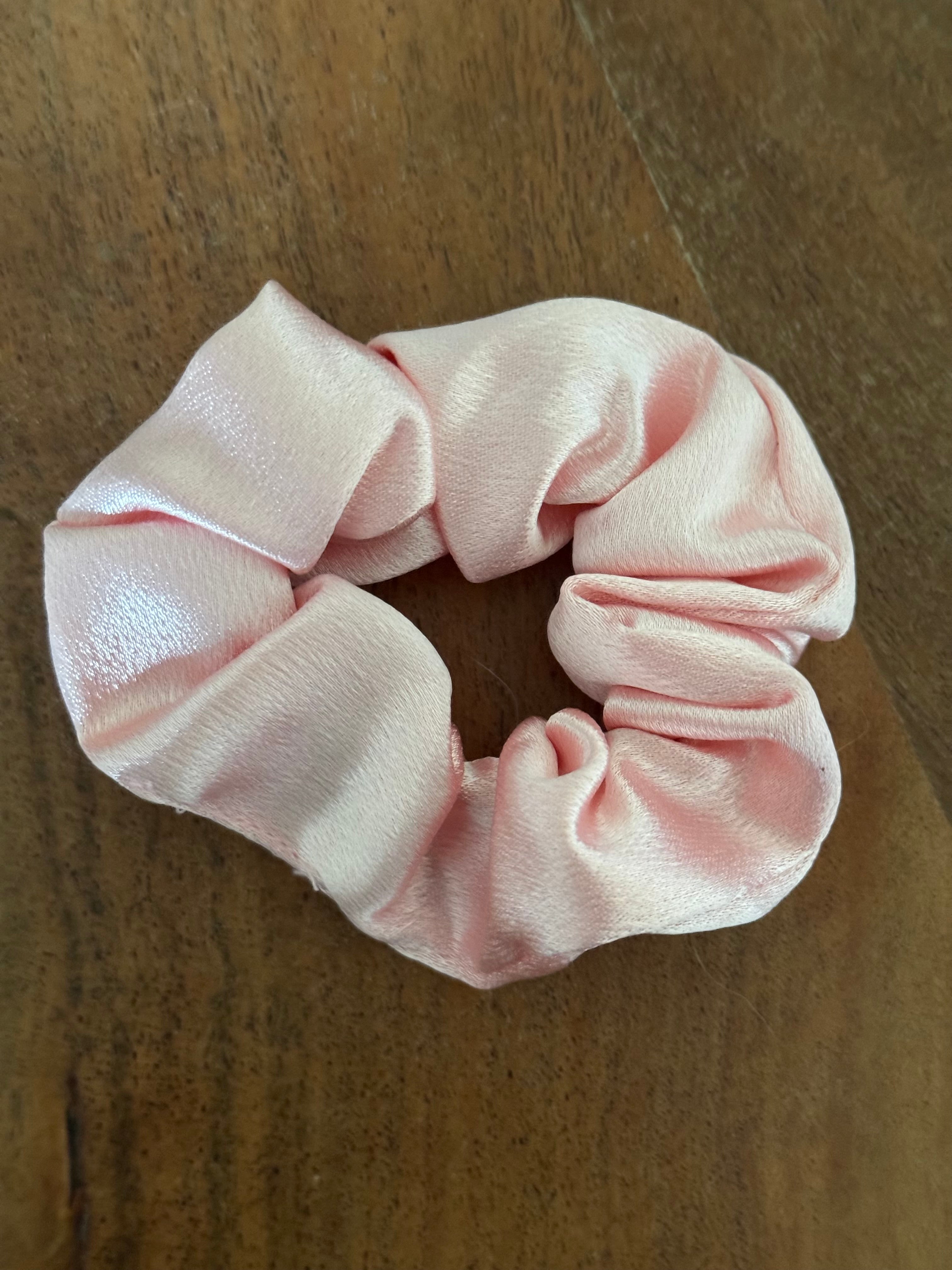 Seidige Scrunchies