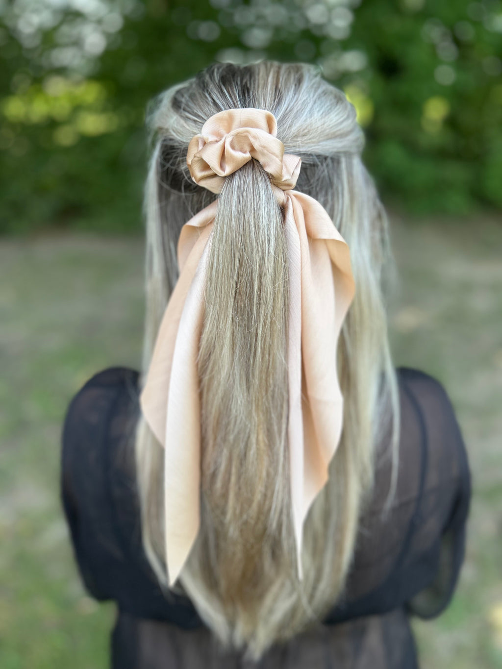 Scrunchies mit Bänder