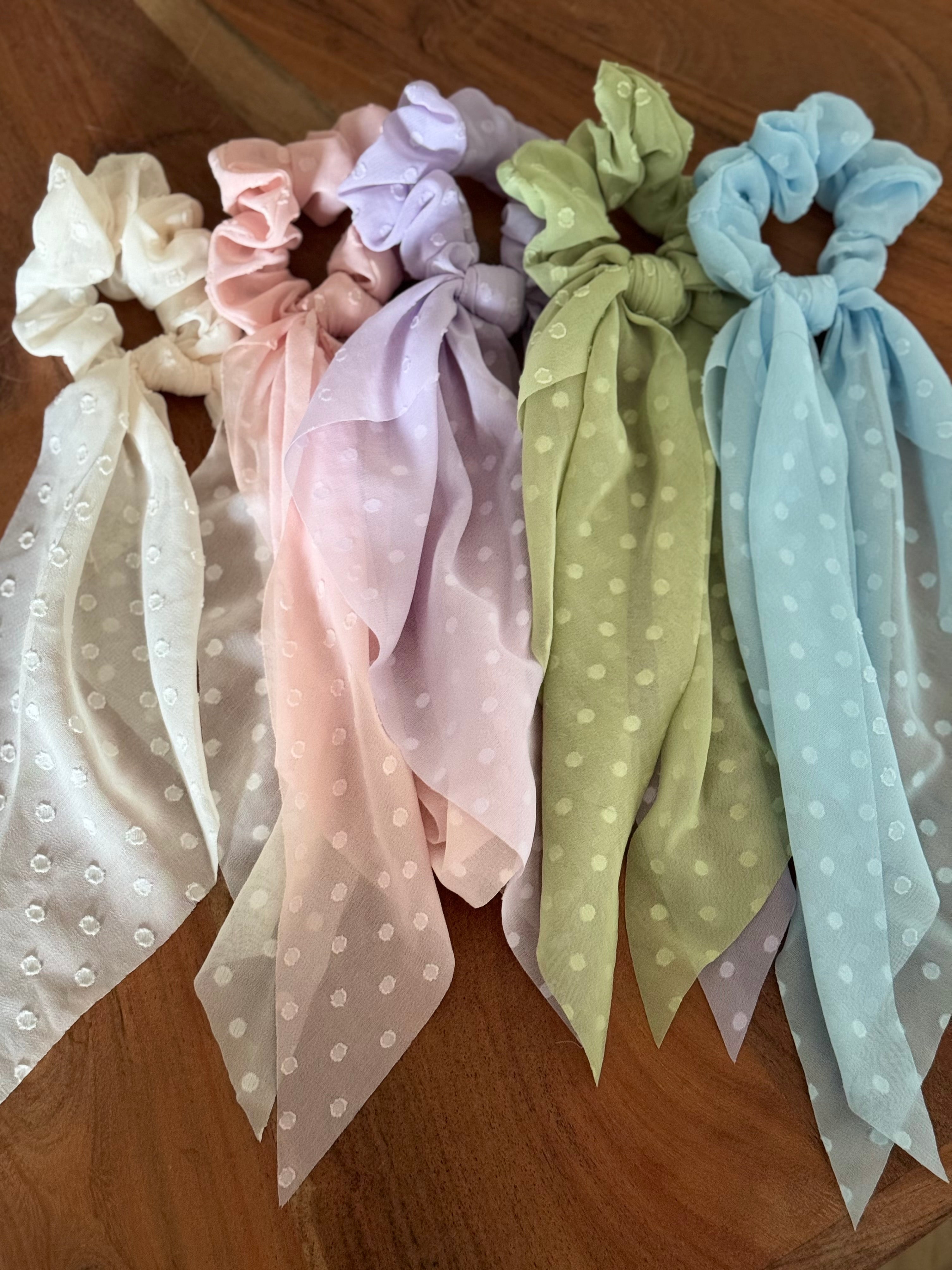 Scrunchies mit Bänder