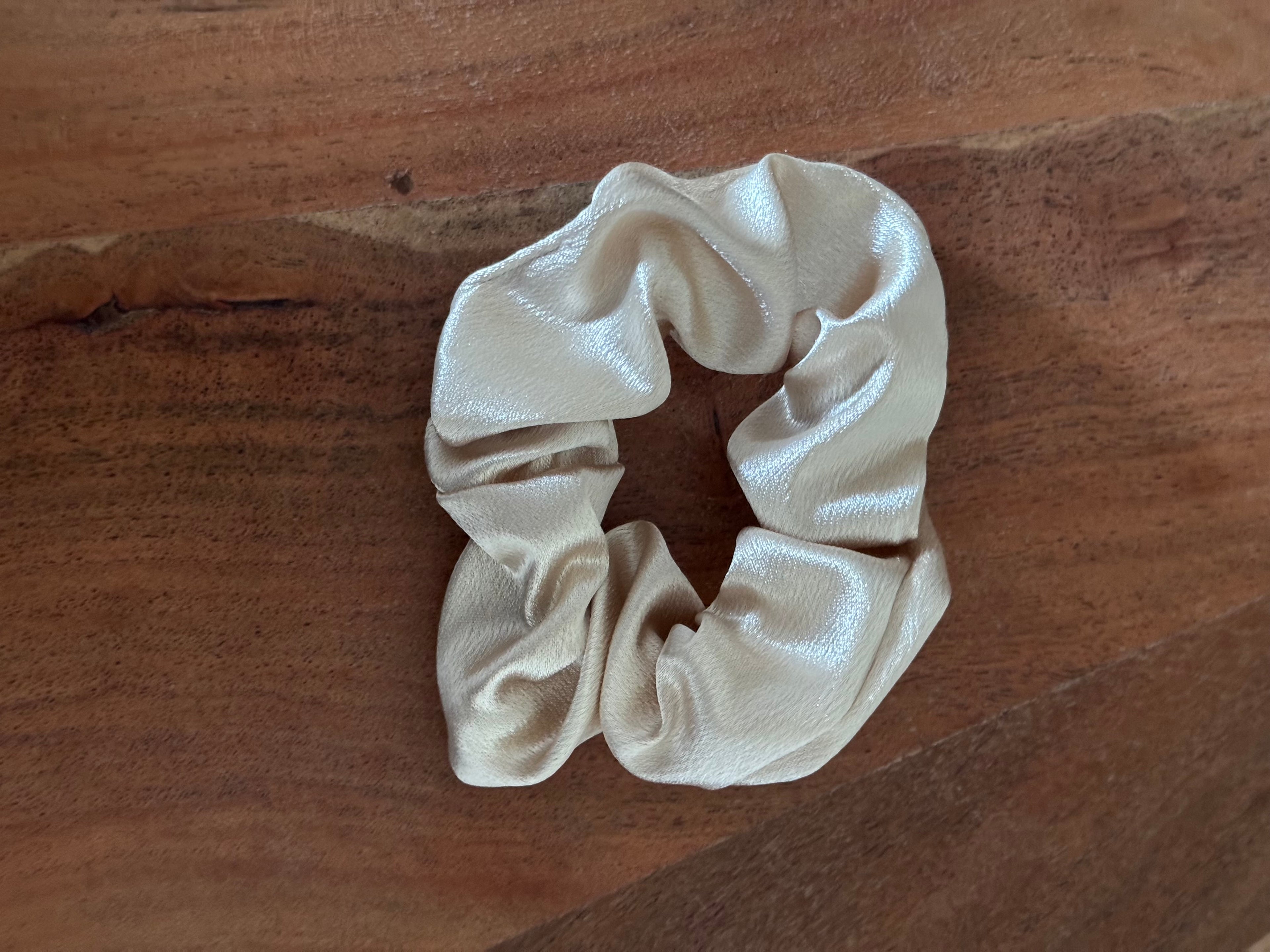 Seidige Scrunchies