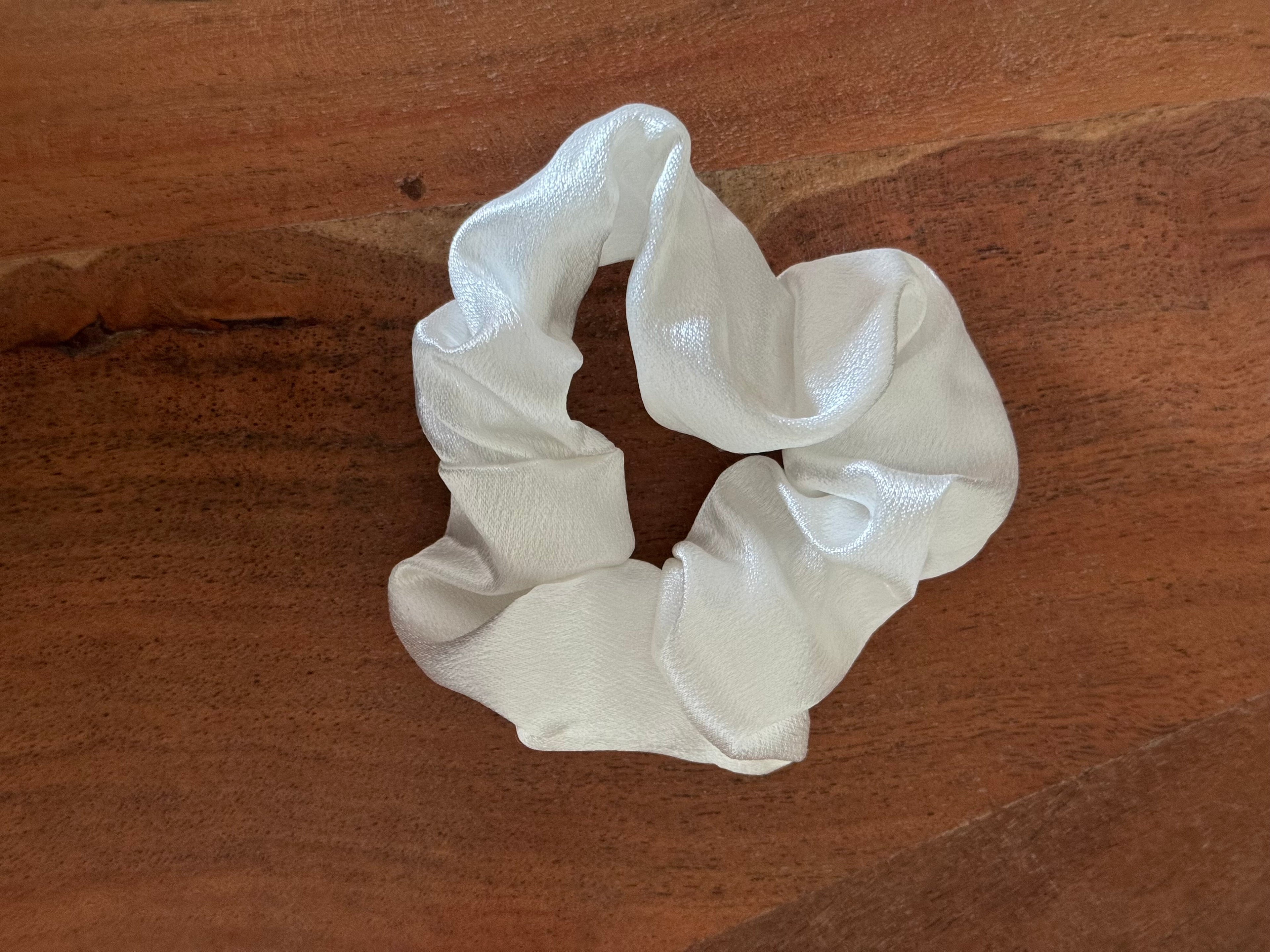 Seidige Scrunchies